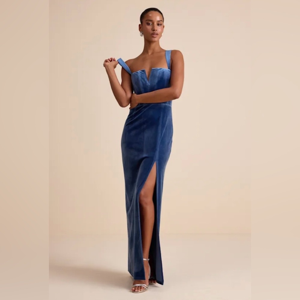 Lulu's NWT Pristine Luxury Blue Velvet Bustier Maxi Dress